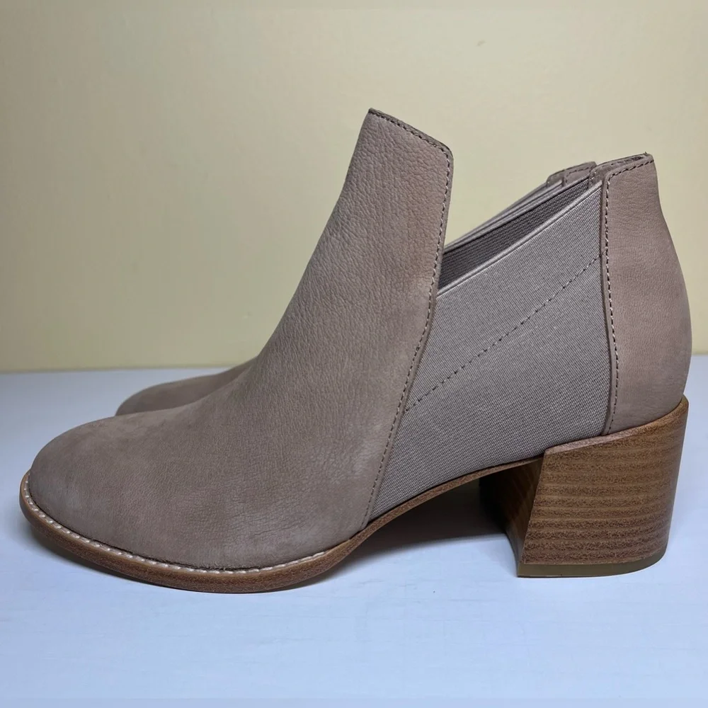 NWOT- Women’s Eileen Fisher “Bayo” Tumbled Nubuck Genuine Suede Boots -Tan -Sz 9